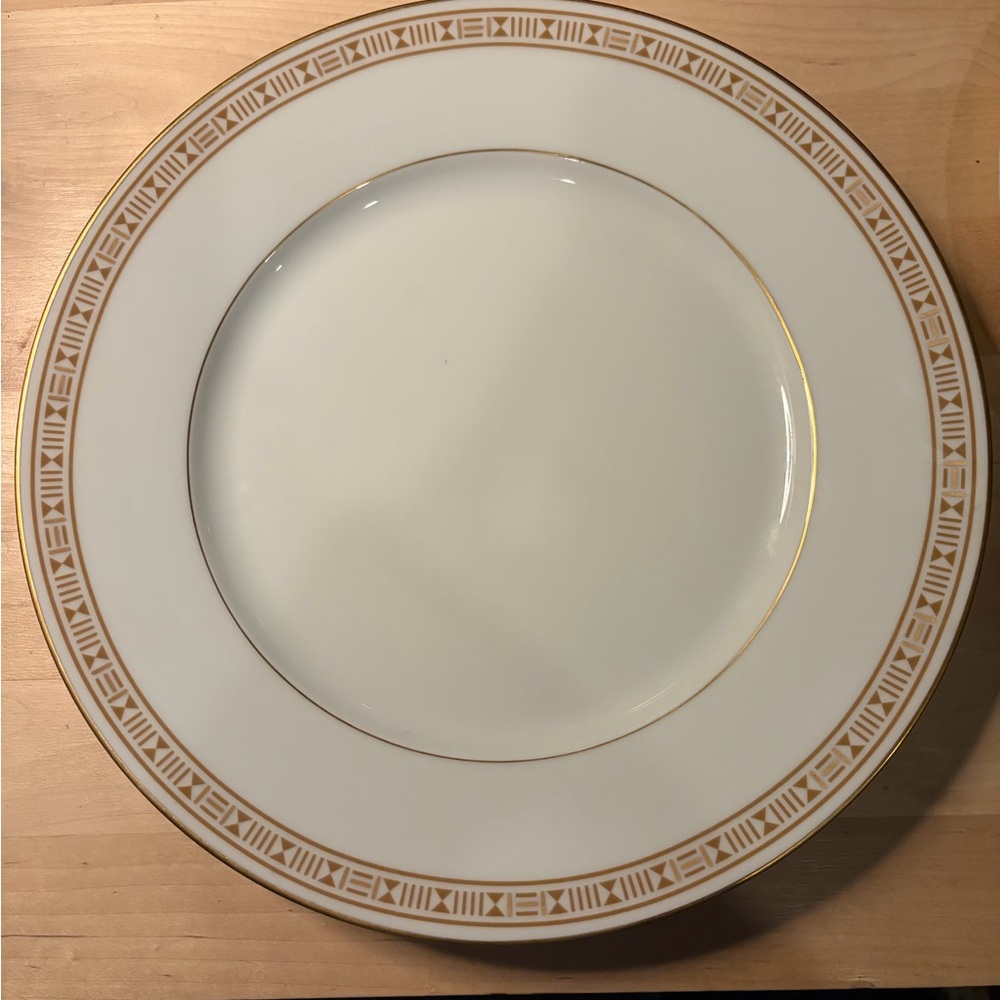 Hermés Égée Soleil dinner plate set of 4